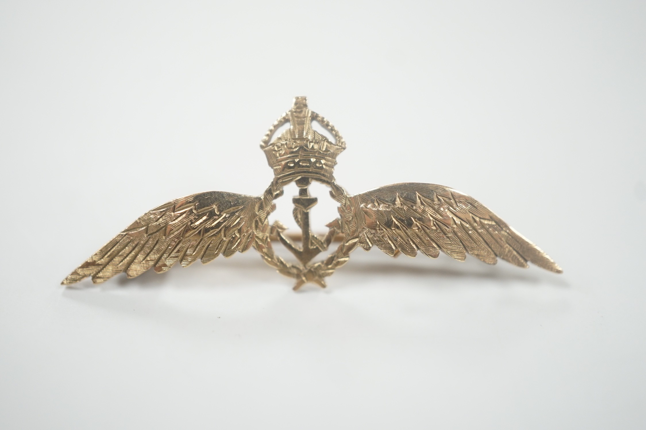 A 9ct RAF sweetheart’s brooch, 40mm, 2.6 grams.